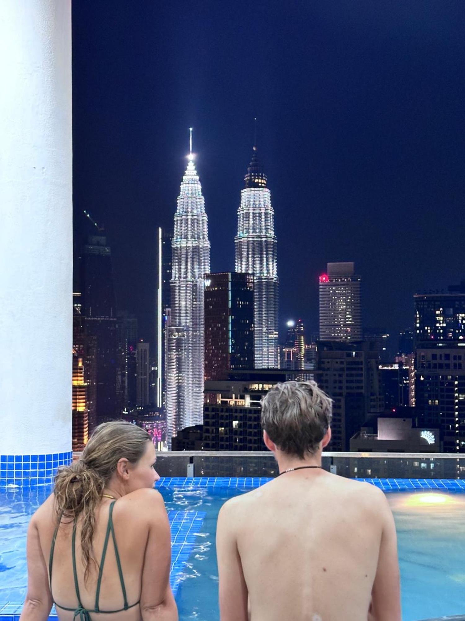 The Luxe Infinitum Klcc By Sahara Daire Kuala Lumpur Dış mekan fotoğraf