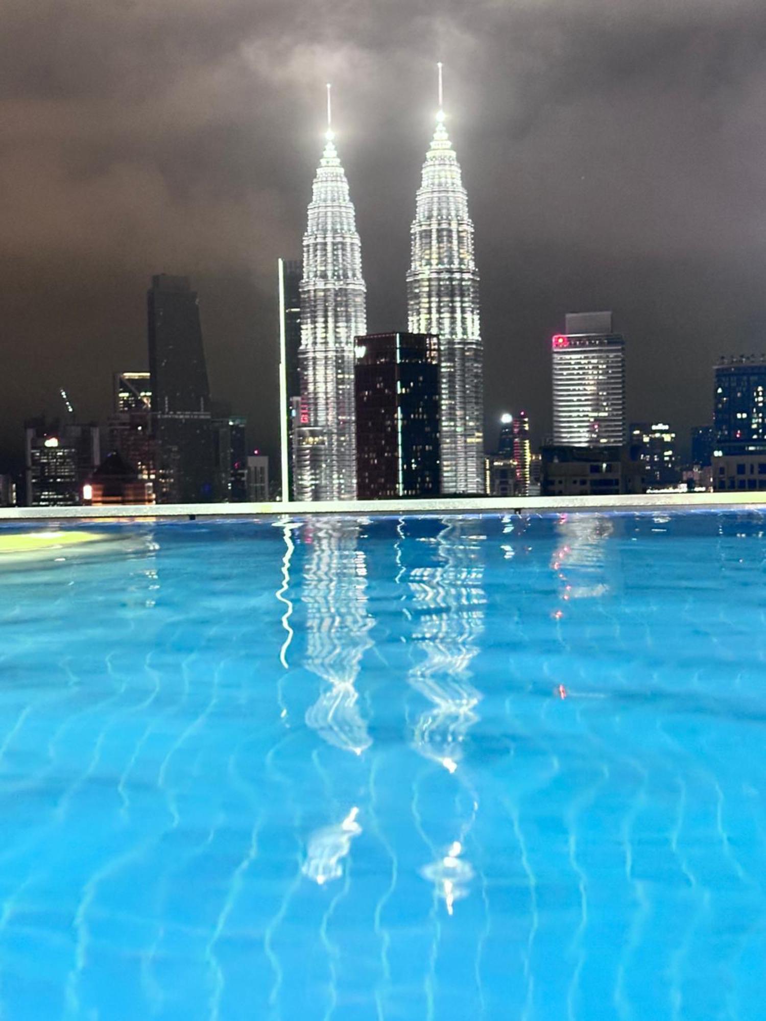 The Luxe Infinitum Klcc By Sahara Daire Kuala Lumpur Dış mekan fotoğraf